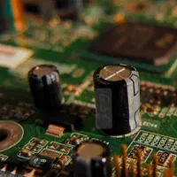 مهندس طراح در زمینه الکترونیک و الکترونیک قدرت