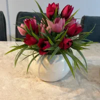 گلدان گل لاله