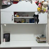 میز تحریر کتابخانه