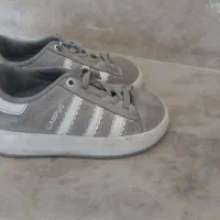 کفش|کیف، کفش، کمربند|دورود, |دیوار