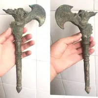 تبر مفرقی کهنه اصل|کلکسیون اشیاء عتیقه|گنبد کاووس, |دیوار