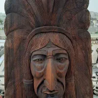 مجسمه سردیس تندیس چوبی