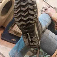 پوتین خارجی|کیف، کفش، کمربند|آشخانه, |دیوار