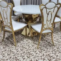 موکت ۷۰۰ متر و تعدادی میز پذیرایی