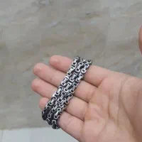 گردنبند مدل تسمه ای قلم سیاه