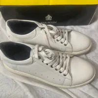 یک‌جفت کفش سایز۴۲/۴۳،نو،سفید