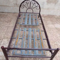 تخت خواب یکنفره فلزی