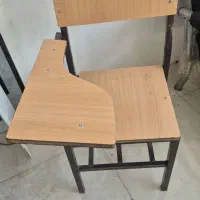 یازده عدد صندلی چوبی با پایه فلزی و یک عدد کمد