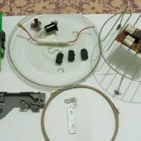 تعدادی قطعات مایکروویو ترانس ـ های ولتاژو....|اجاق گاز و لوازم برقی پخت‌وپز|ری, فیروزآبادی|دیوار