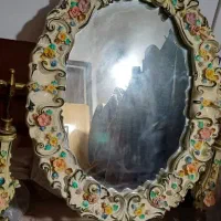 آینه و شمعدان قدیمی