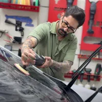 پولیش شیشه خودرو