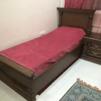 سرویس خواب چوب به همراه میز، پاتختی و آینه هخامنشی|تخت و سرویس خواب|تهران, کاشانک|دیوار
