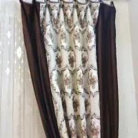 کنار پرده‌ای