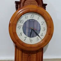 ساعت دیواری در حد نو