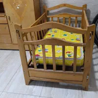 تخت و کمد به همراه تشک خوشخواب