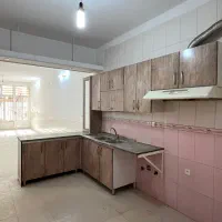 منزل بسیار تمیز و دلباز|اجارهٔ خانه و ویلا|قم, دروازه چوبی|دیوار