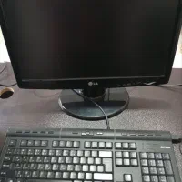 فروش سیستم کامپیوتر با مانیتور ال جی کم کارکرد