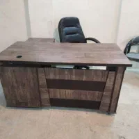 میز مدیریت ال نو هستش به همراه دوصندلی ومدیریت