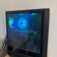 تعدادی کیس و مانیتور گیمینگ در حد نو