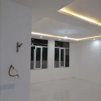 آپارتمان ۱۲۰ متری حاشیه خیابان ۲۰ متری