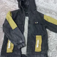 تعداد زیادی لباس|لباس|کرج, کوی گلها|دیوار