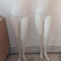 مانکن و میز چرخ خیاطی و صندلی