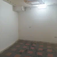 طبقه اول . مناسب مشاغل مختلف . بر خیابان