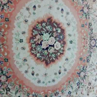 فرش ۳/۴مشهدتراکم۱۰۰زمینه کرم.