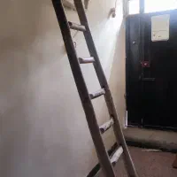 پله چوبی