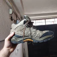 بوت اورجینال برند merrell سی میلیون ت زیر قیمت|کیف، کفش، کمربند|لاهیجان, امیرشهید|دیوار