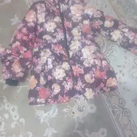 دو عدد کاپشن دخترانه بچه گانه حدود7و8ساله در حد نو