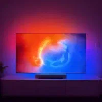 نوار RGb پشت ماینتور سینک با تصویر
