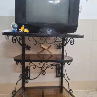 تلویزیون وزیر تلویزیونی ودستگاه دیجیتال تمیز