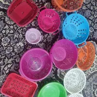 تعدادی ظروف پلاستیکی نو