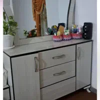 تختخواب دونفره  میزآرایش بزرگ  ویک جفت کمد|تخت و سرویس خواب|سیمین شهر, |دیوار