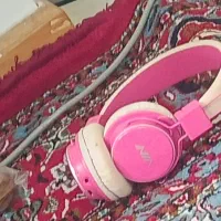 هدفون مدل نیا اصلی رنگ‌ صورتی در حد نو