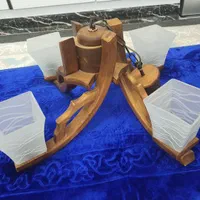 لوستر چوبی چهار شاخه کاملا سالم در گرمدره جنوبی|لوستر و چراغ آویز|کرج, پارک علم و فناوری البرز|دیوار