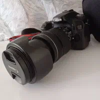 دوربین حرفه‌ای Canon 70D + لنز همه‌کاره 18-135