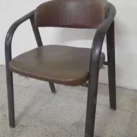 صندلی فلزی محکم