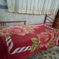 تخت و میزآرایش