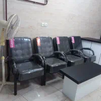 فروش صندلی اداری همراه میزهایگلاس