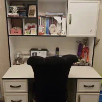 میز تحریر و کتابخانه در حد نو