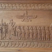 تابلو منبت هخامنشی تمام چوب گردو با قاب