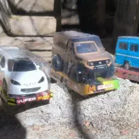 پنج عدد اسباب‌بازی تمیز