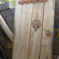 درب چوبی قدیمی