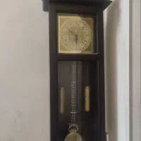 یک ساعت ایستاده درحدنو بدنه طرح چوب