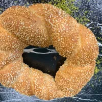 به چند نفر  خانم و اقا کمک قناد  پیستری و بیکری