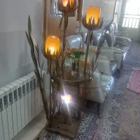 دکوری گل لاله با برگ های مسی.