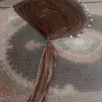 کنار پرده ی مخمل کوبیده ی ترک