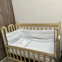 تخت کودک (چوبی)|تخت و صندلی بچه|رشت, لاکانی|دیوار